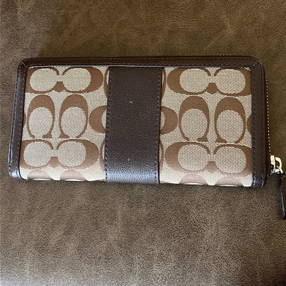 Coach Signature Canvas Zip Around Wallet Brown Tan Leather - Picture 2 of 9